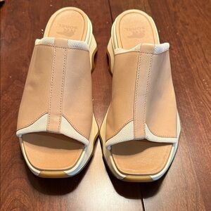 Sorel Women's Beige and White Mules